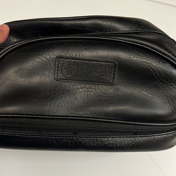 PENGUIN by Munsingwear Men's black toiletry Shaving Kit Dopp Bag.Great c… - Picture 1 of 8